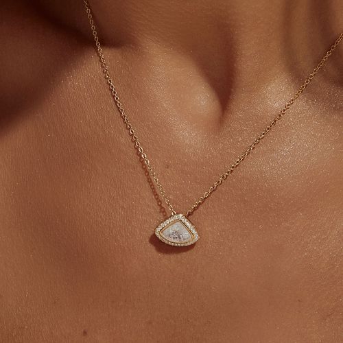 Colar Triangular de Cristal Ice Rutilado nos Tons de Opala e Zircônias Brancas 52cm - Banho de Ouro 18k