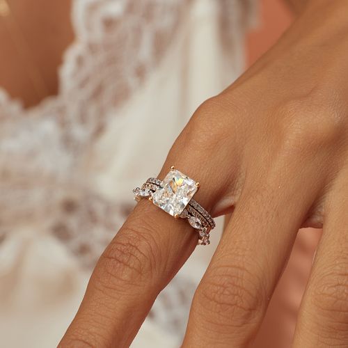 Anel Solitário Retângular 8x10 com Alianças Cravejadas de Zircônias Brancas - Banhos de Ouro 18k e Ródio Branco