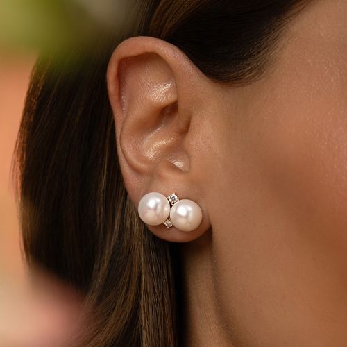 Brinco Bolas com Pérolas Shell e Zircônias Brancas - Banho de Ouro 18k